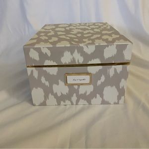 ♠️Kate Spade♠️ Medium Ikat Nesting Box